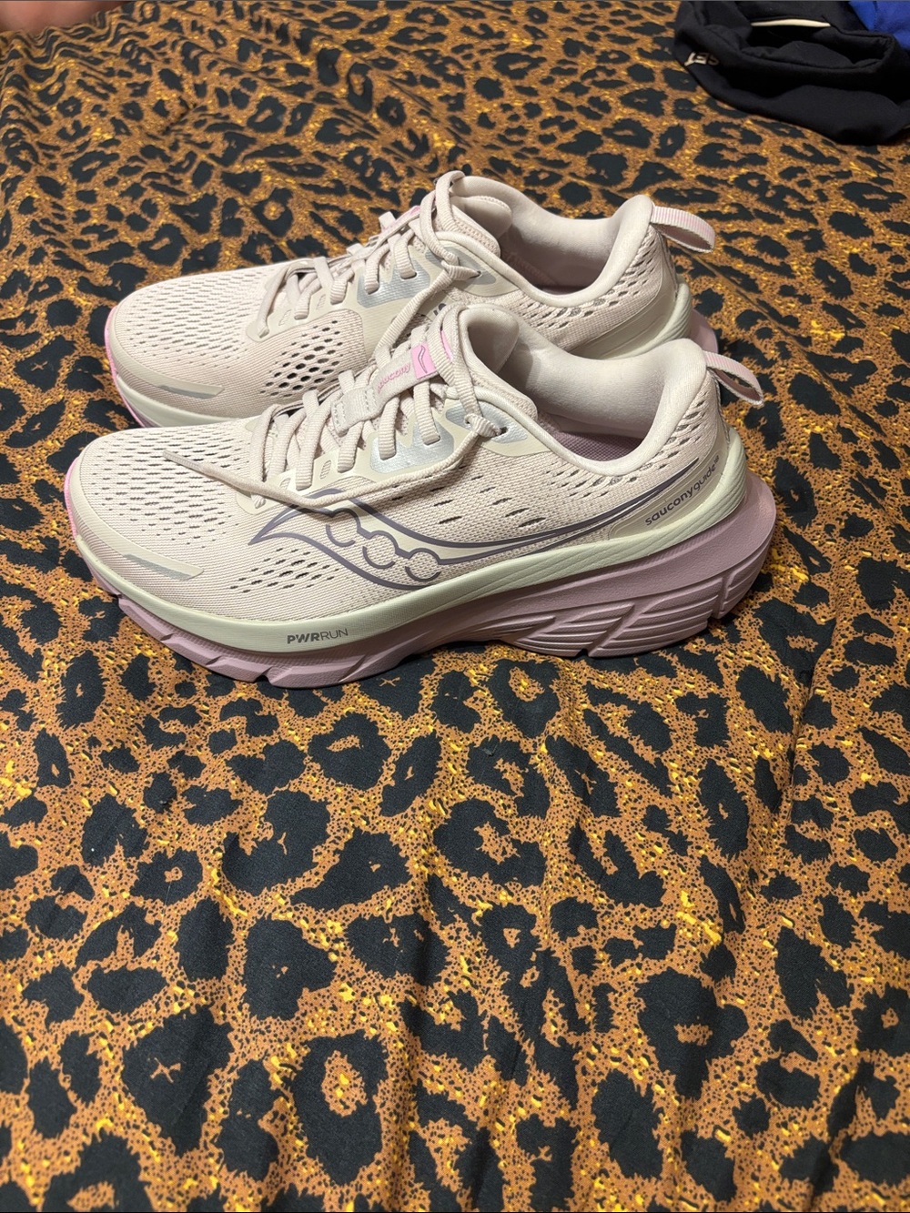 Saucony Guide 18 Women's Light Pink and Lavender Running Shoes